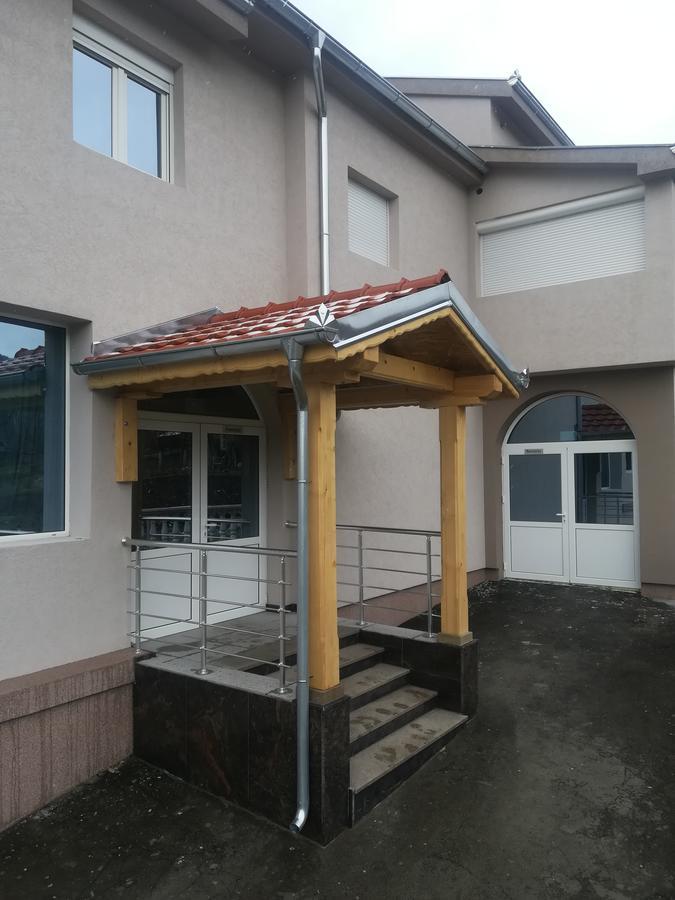 Karavan 123 Raška Exterior foto