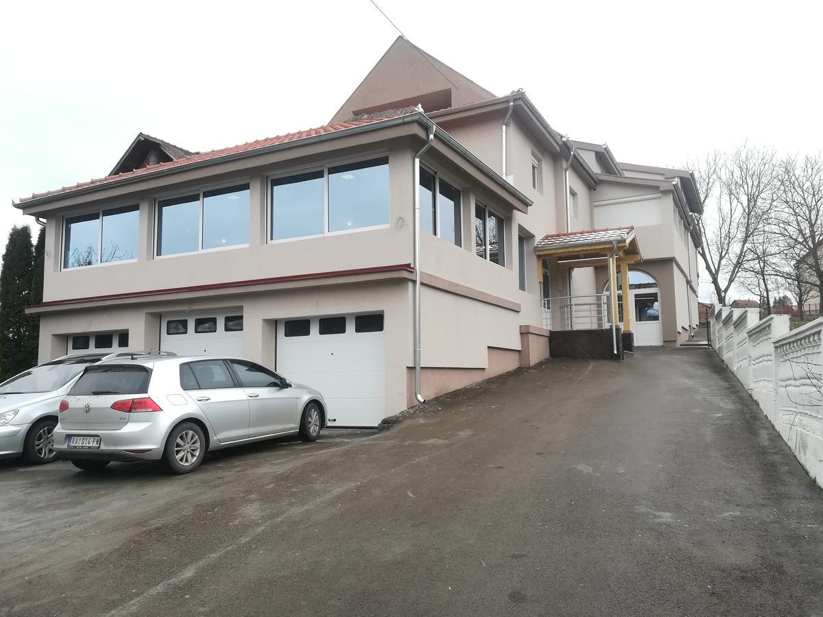Karavan 123 Raška Exterior foto